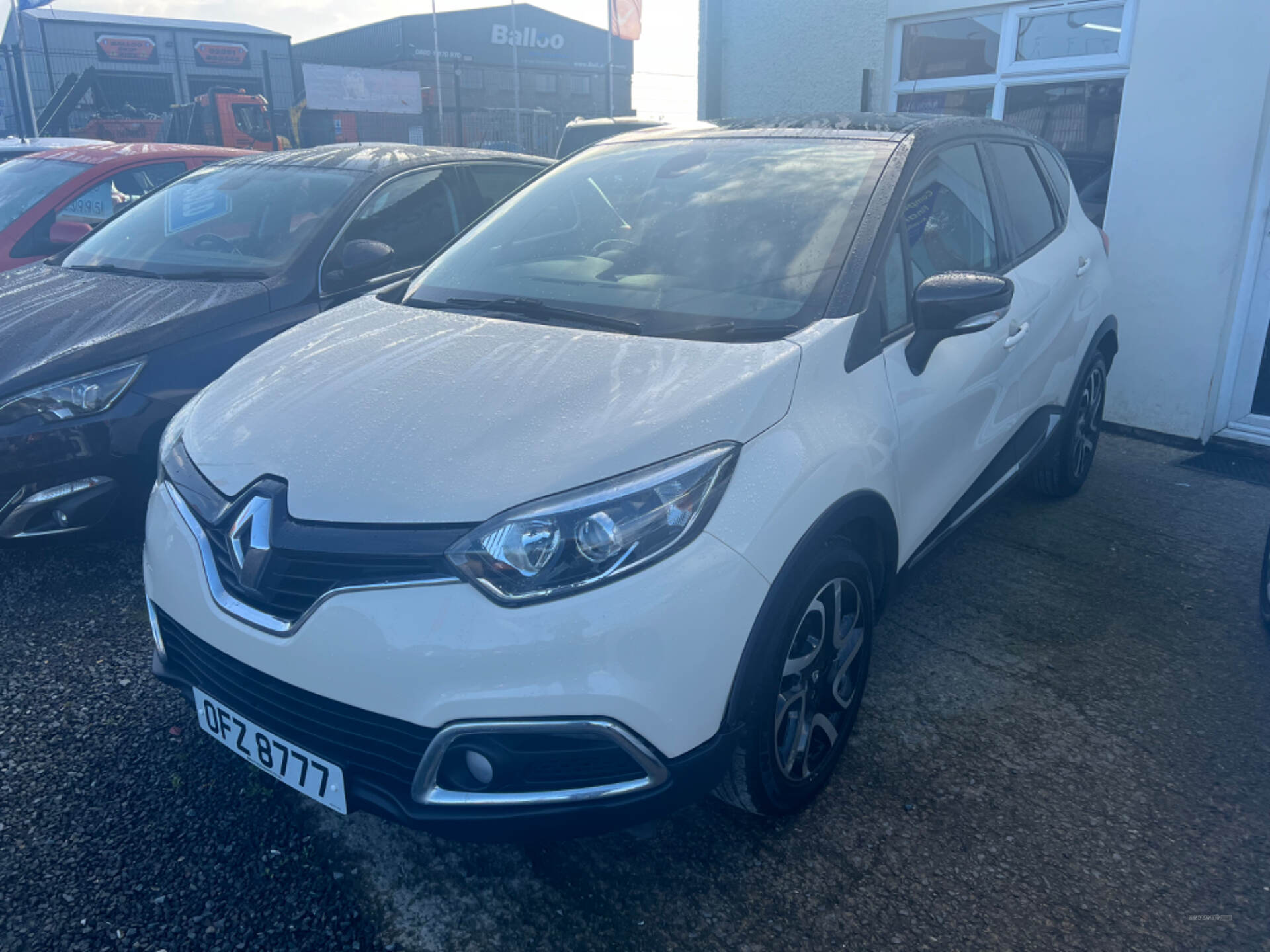 Renault Captur HATCHBACK in Down