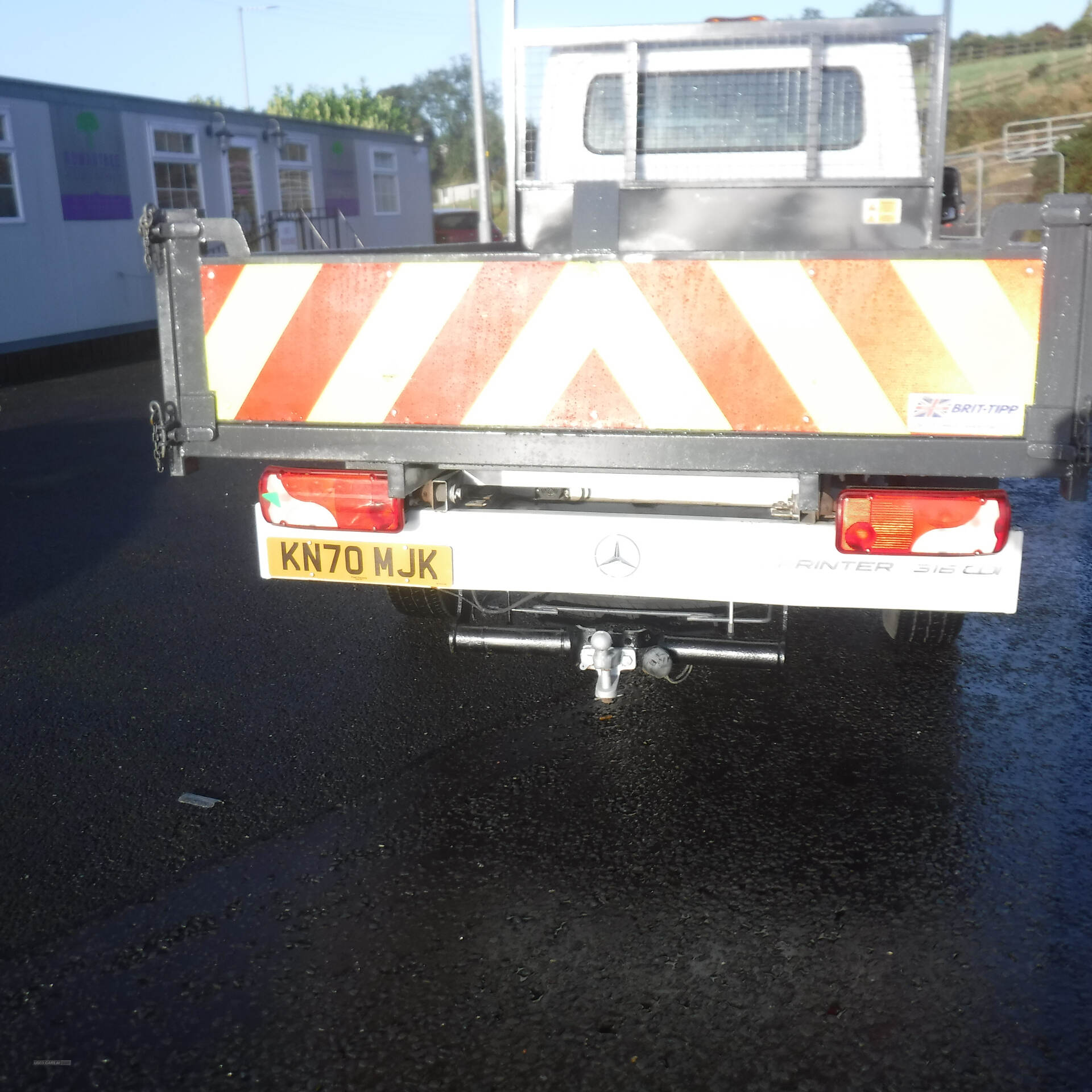 Mercedes Sprinter 316 double cab tipper in Down