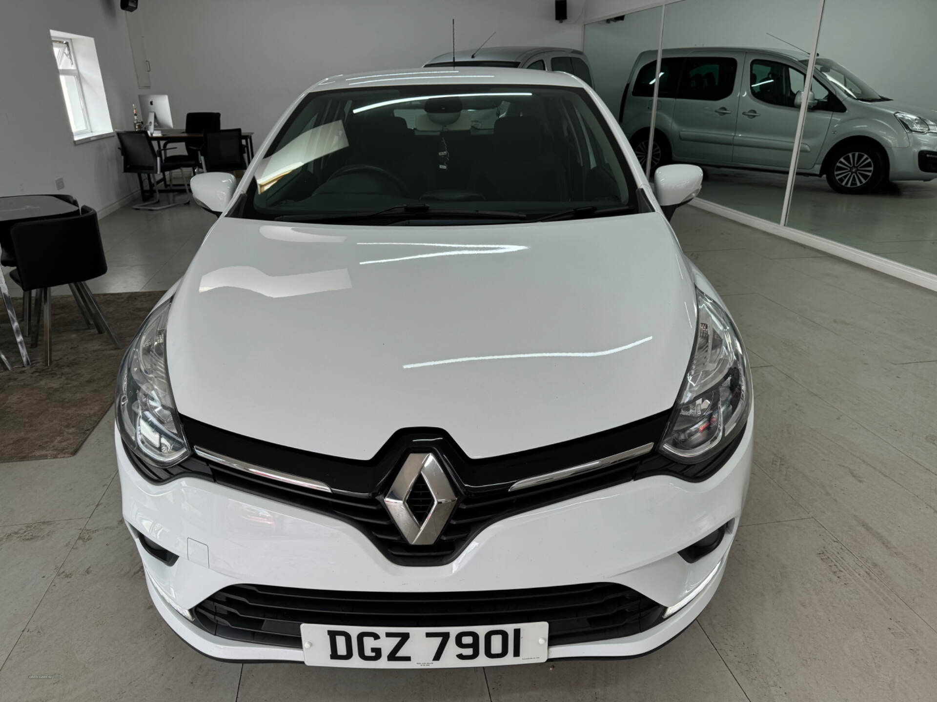 Renault Clio HATCHBACK in Down