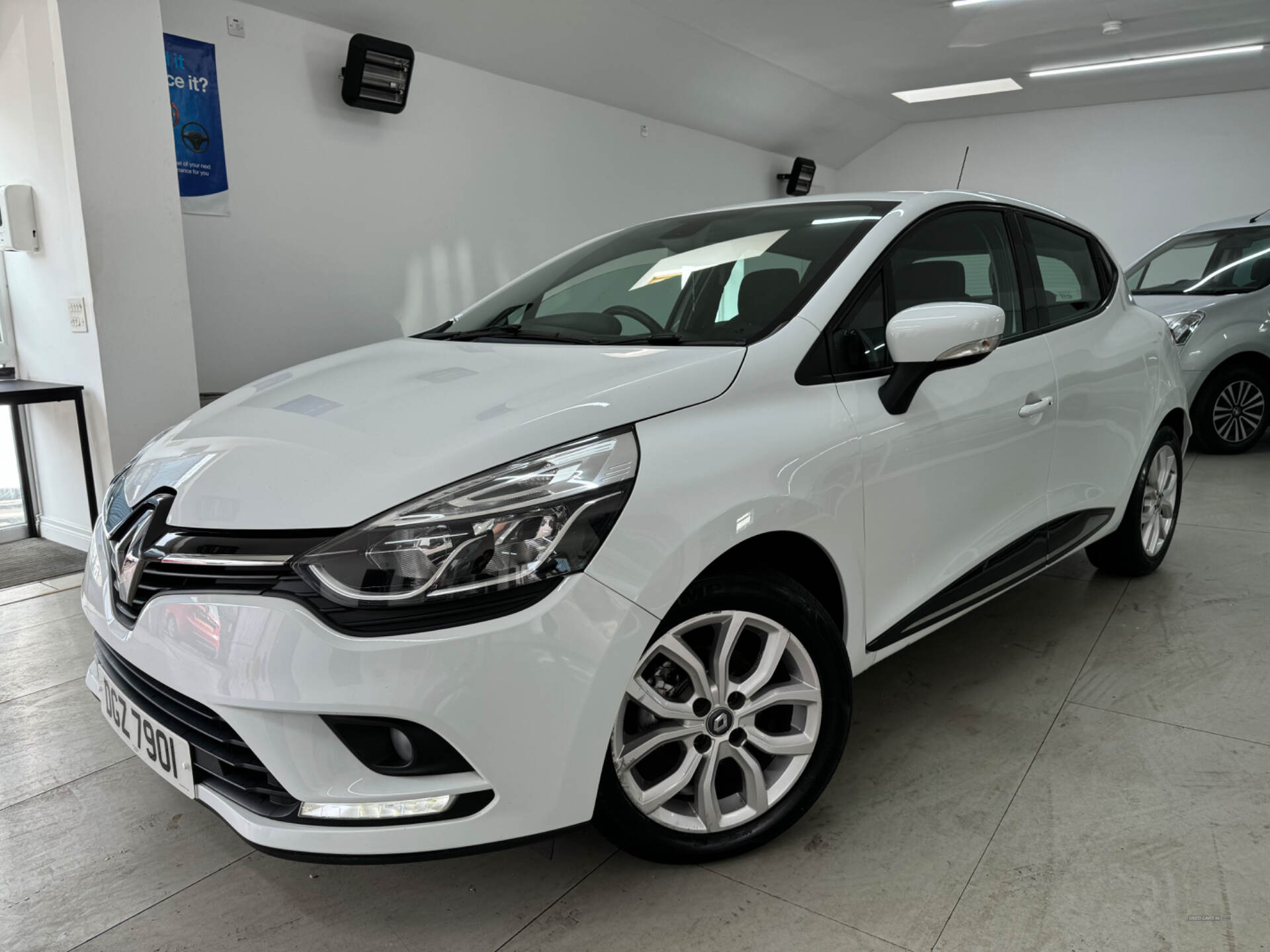 Renault Clio HATCHBACK in Down