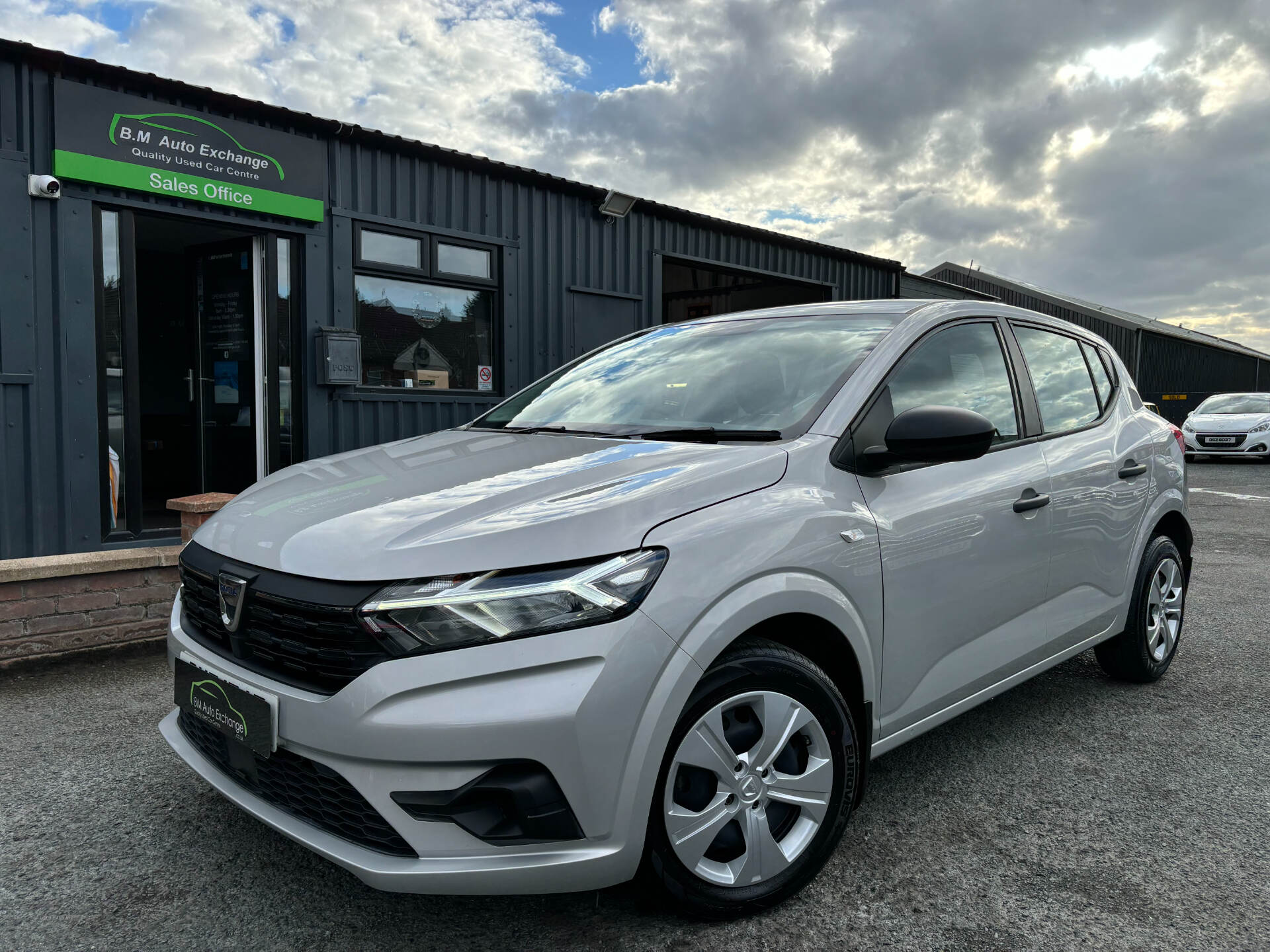 Dacia Sandero HATCHBACK in Down