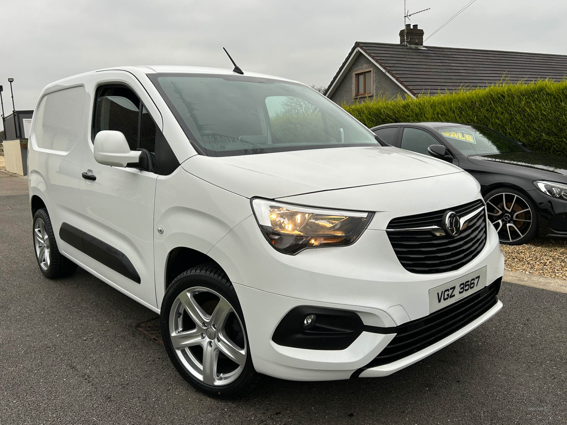 Oct 2021 Vauxhall Combo 2300 1.5 Turbo D 100ps H1 Sportive Van