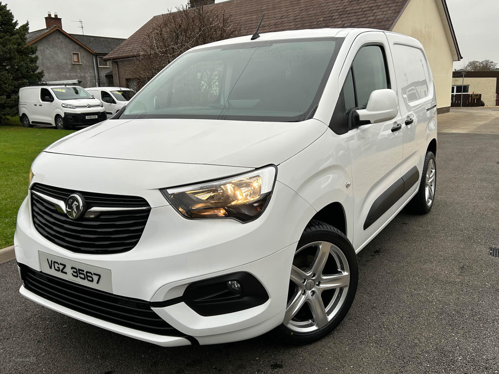 Oct 2021 Vauxhall Combo 2300 1.5 Turbo D 100ps H1 Sportive Van
