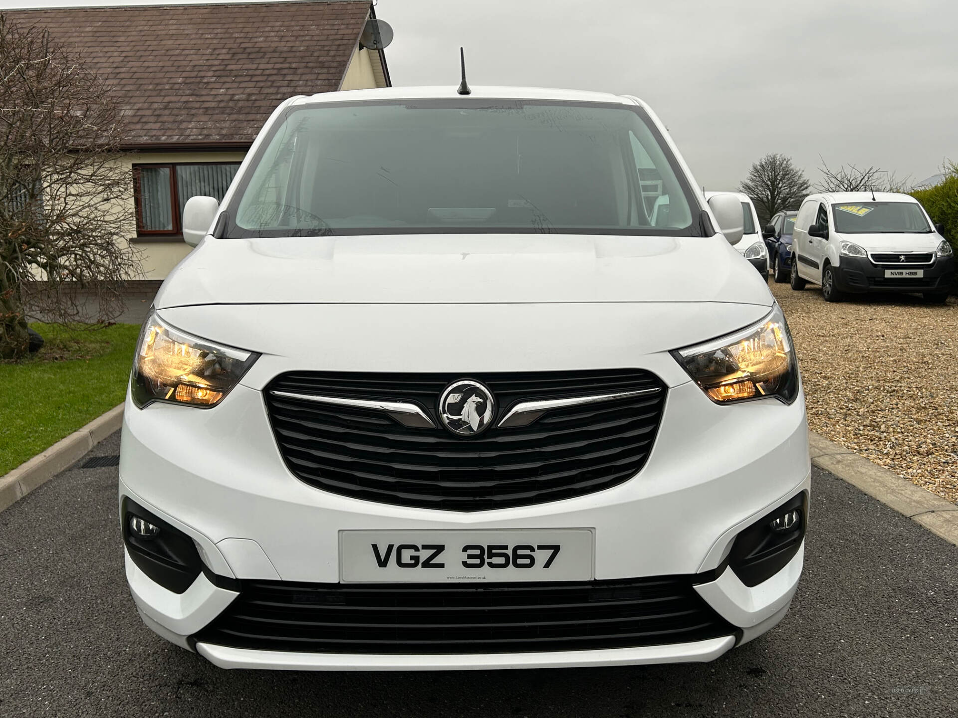 Oct 2021 Vauxhall Combo 2300 1.5 Turbo D 100ps H1 Sportive Van