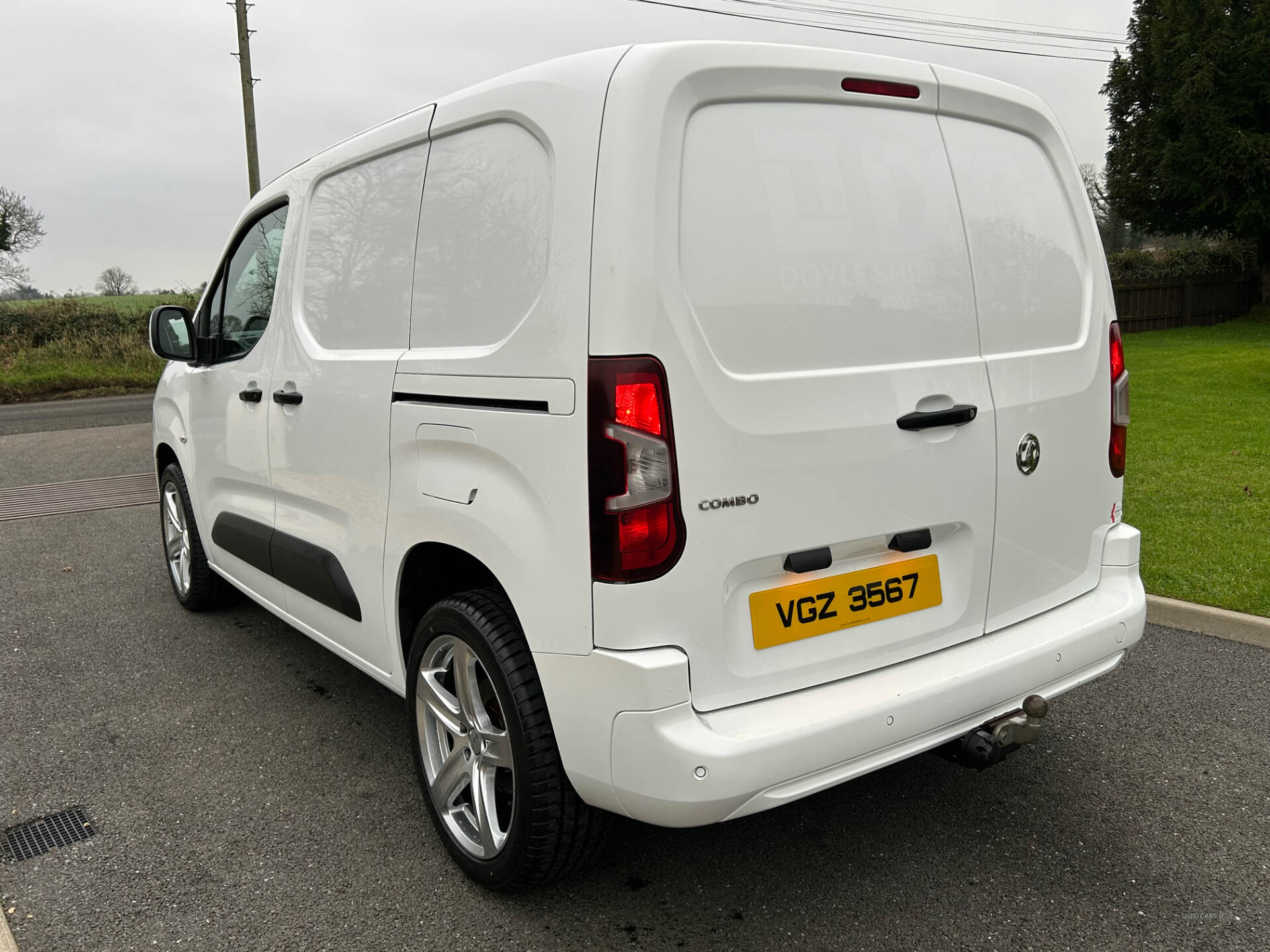 Oct 2021 Vauxhall Combo 2300 1.5 Turbo D 100ps H1 Sportive Van