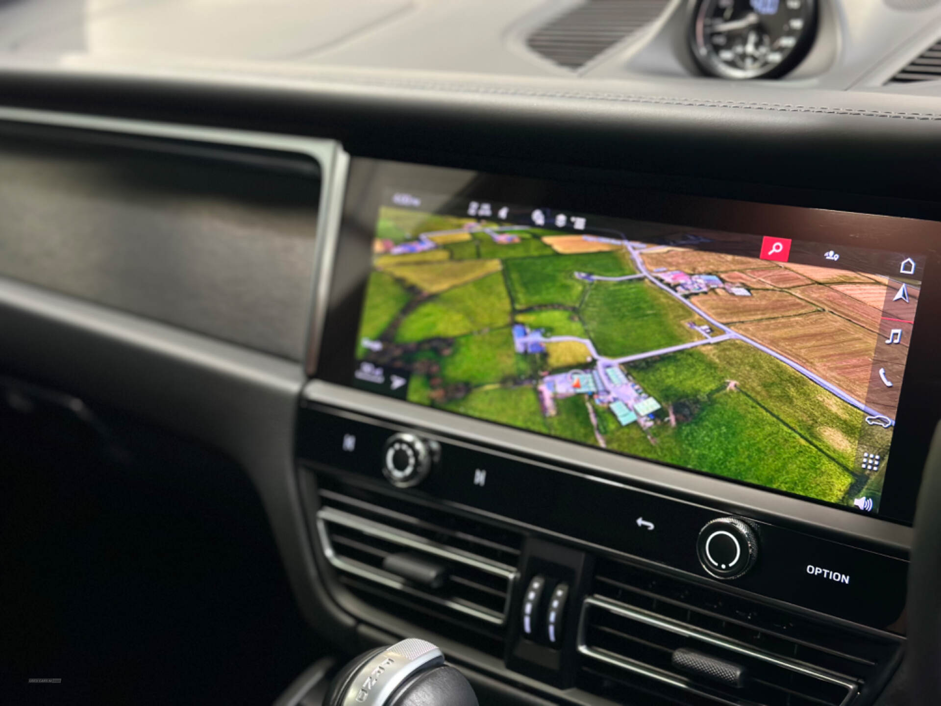 Porsche Macan ESTATE in Antrim