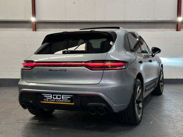 Porsche Macan ESTATE in Antrim