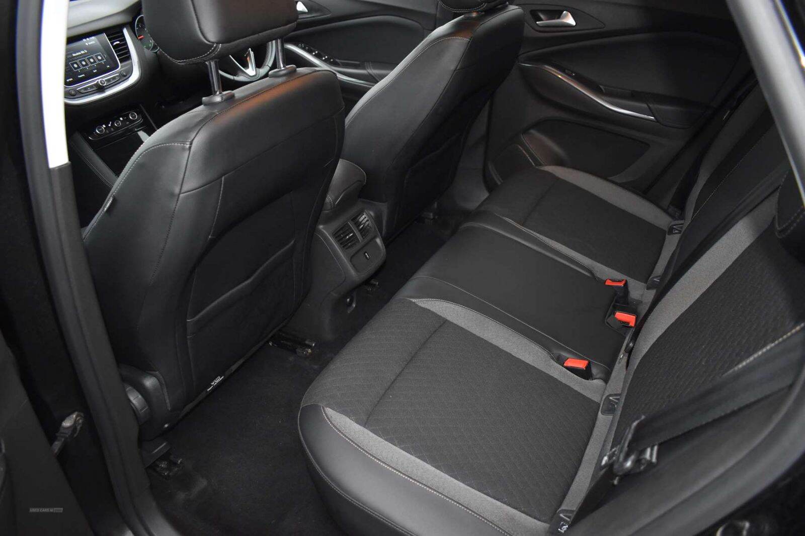Apr 2021 Vauxhall Grandland X 1.5 Turbo D SRi Nav 5dr