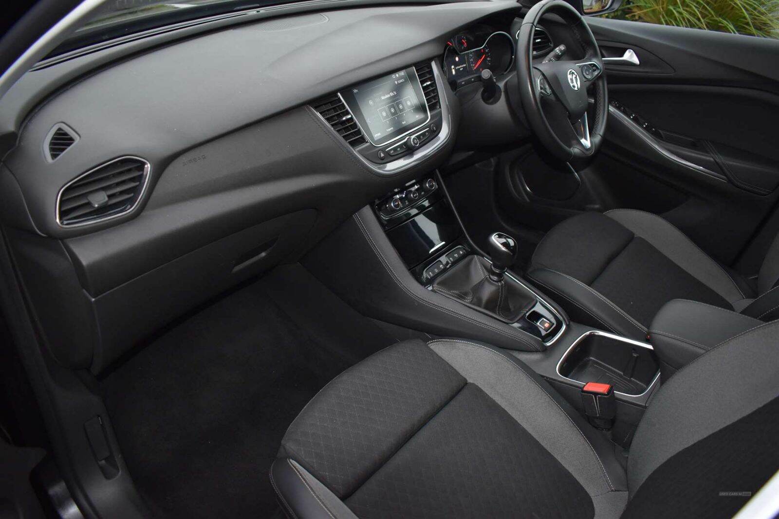 Apr 2021 Vauxhall Grandland X 1.5 Turbo D SRi Nav 5dr