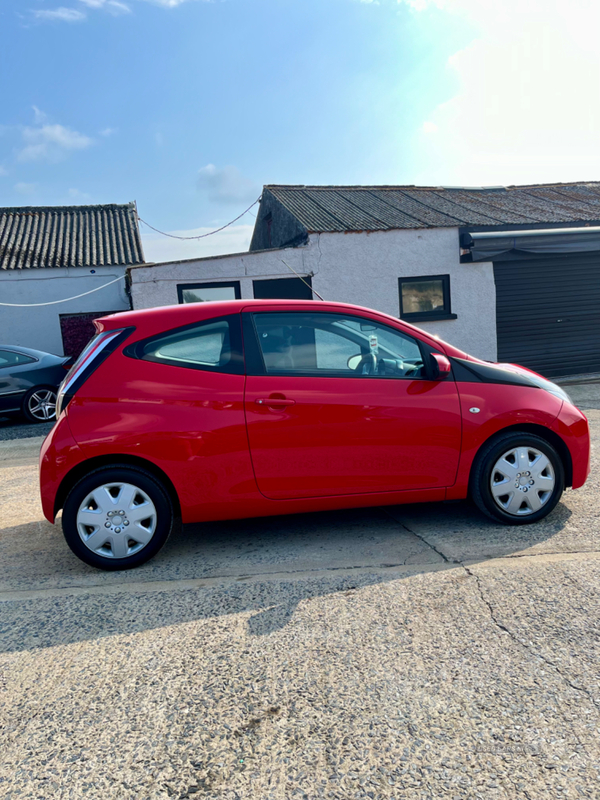 Toyota Aygo HATCHBACK in Down