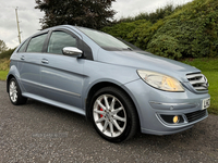 Mercedes B-Class DIESEL HATCHBACK in Down