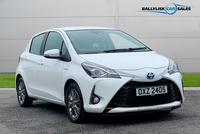 Toyota Yaris 1.5 Icon Hybrid AUTO IN WHITE WITH ONLY 9K in Armagh