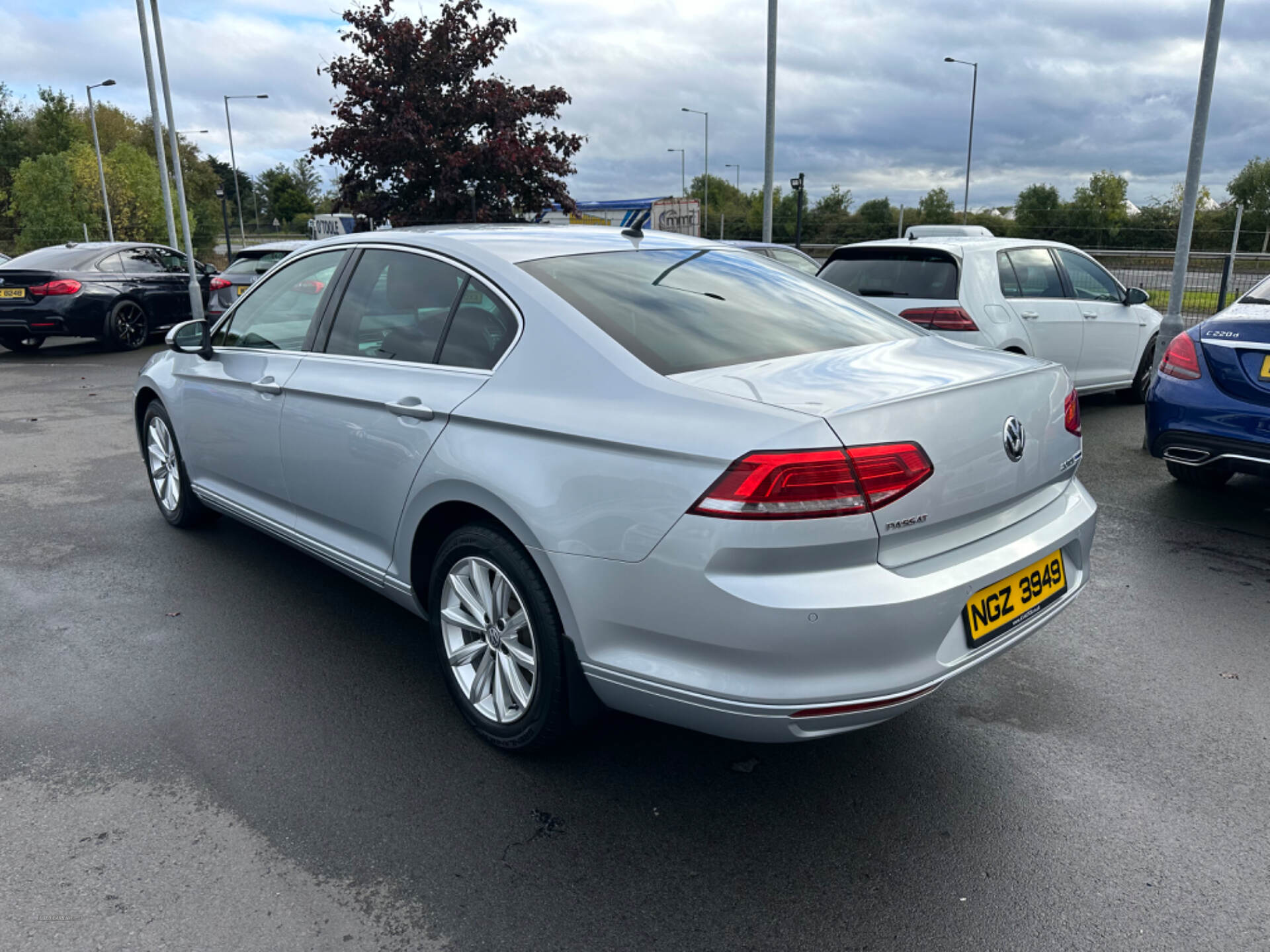 Volkswagen Passat DIESEL SALOON in Down