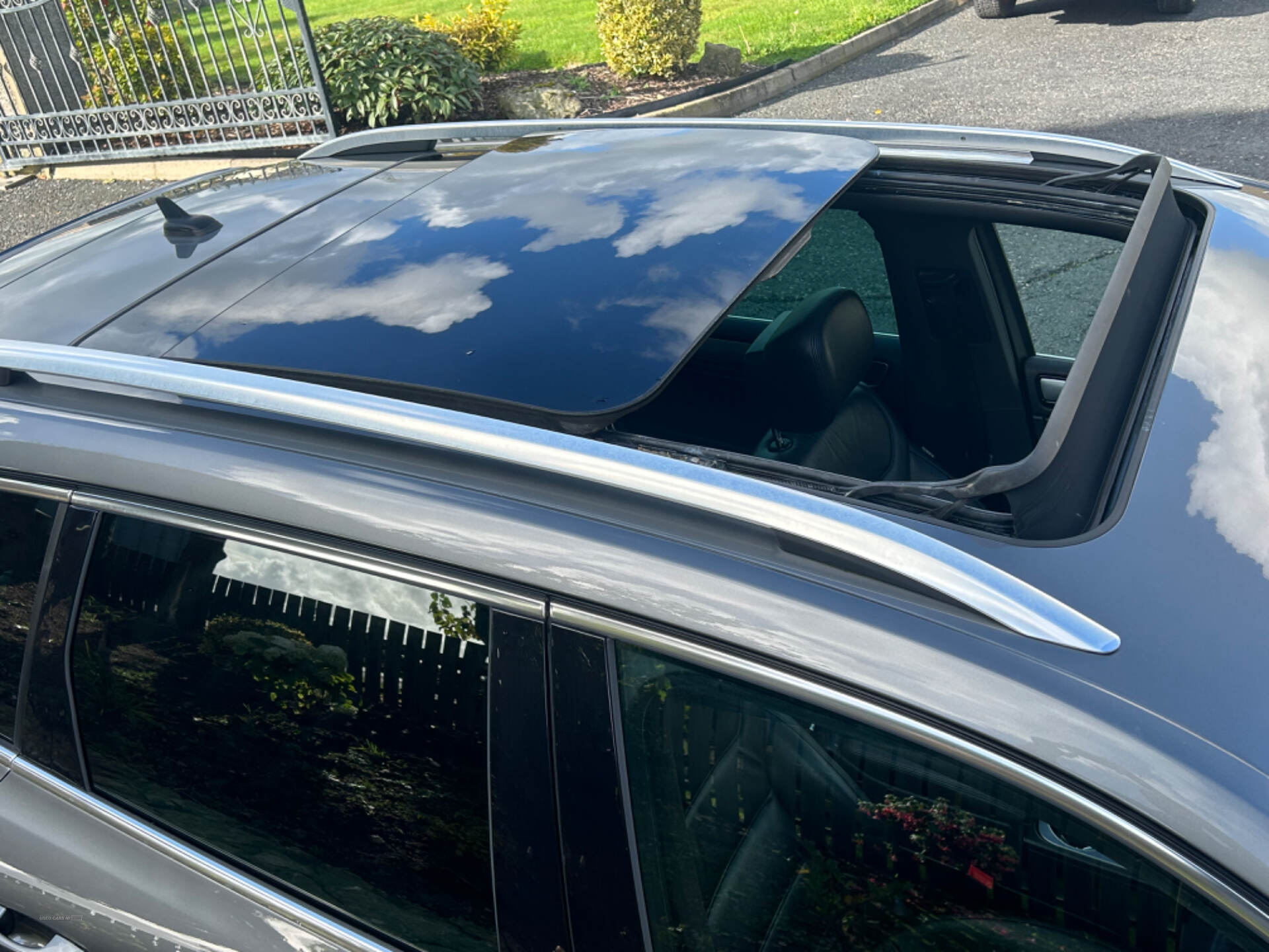 Volkswagen Touareg DIESEL ESTATE in Tyrone