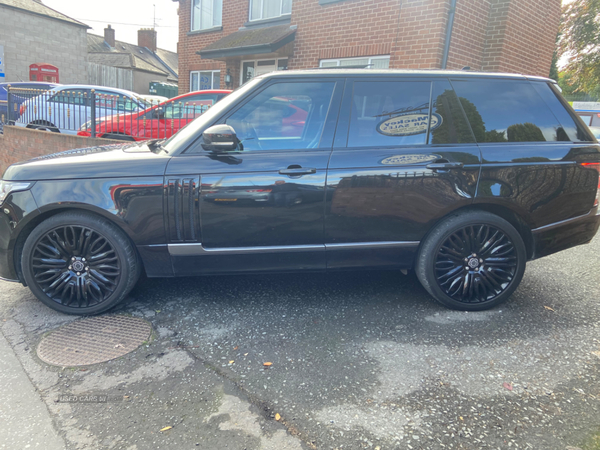 Land Rover Range Rover DIESEL ESTATE in Armagh