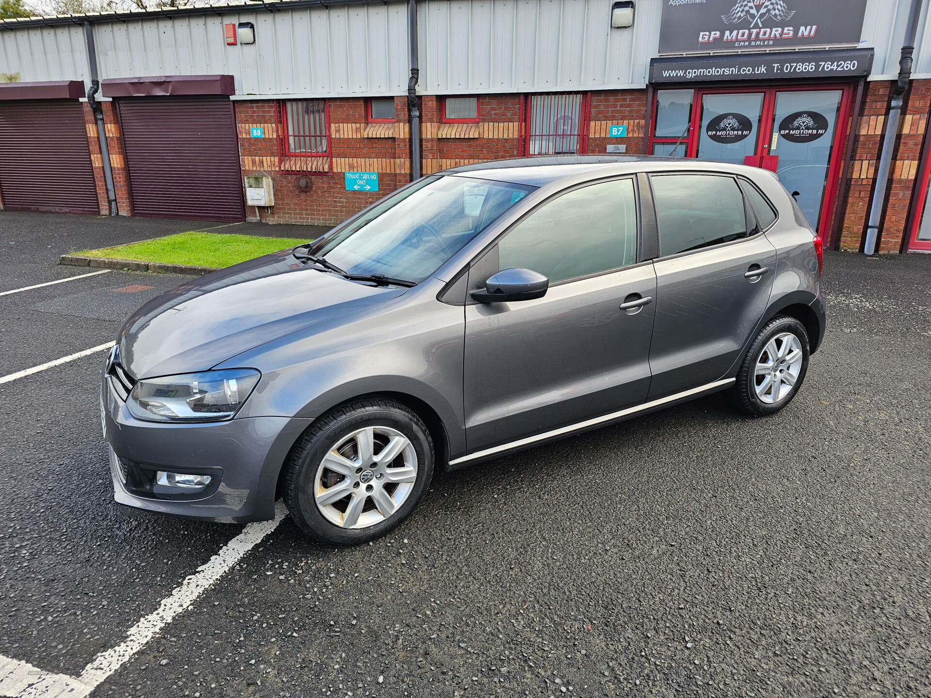 Volkswagen Polo HATCHBACK in Down