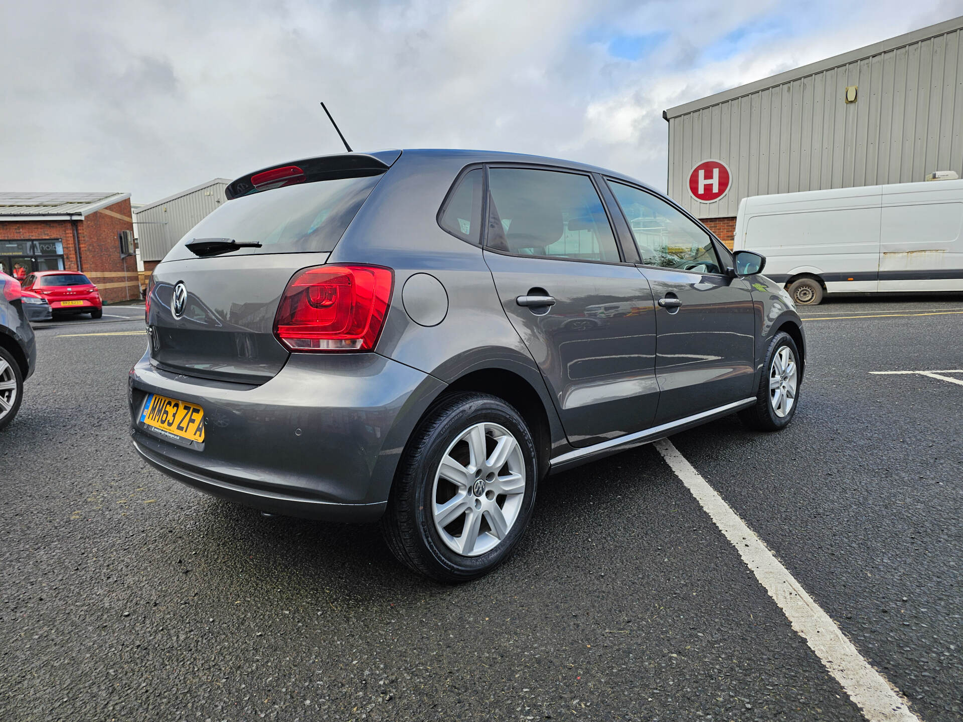 Volkswagen Polo HATCHBACK in Down