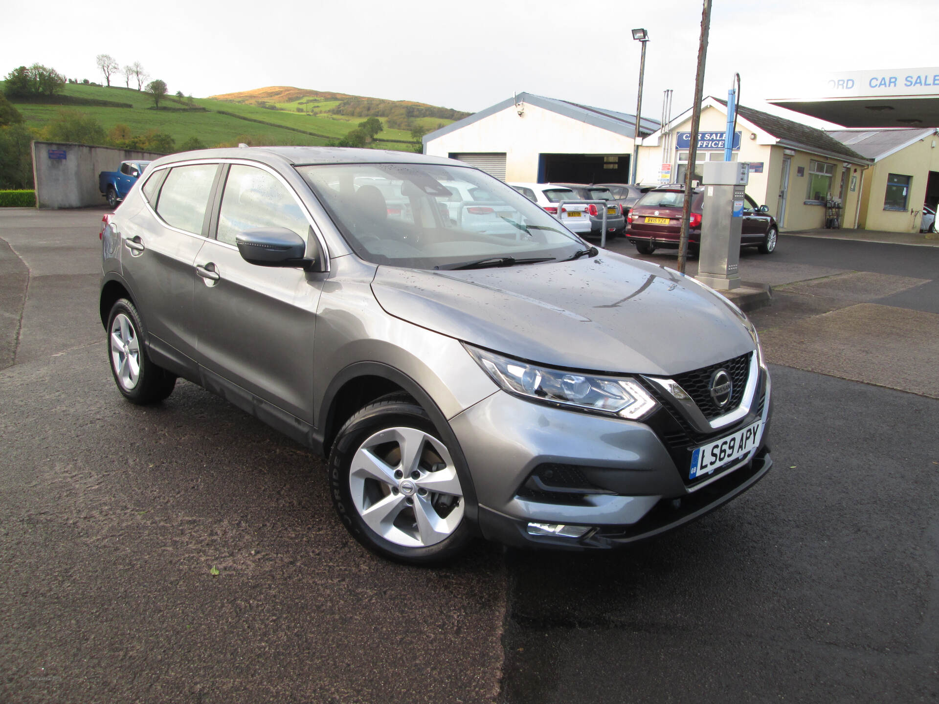 Nissan Qashqai DIESEL HATCHBACK in Fermanagh