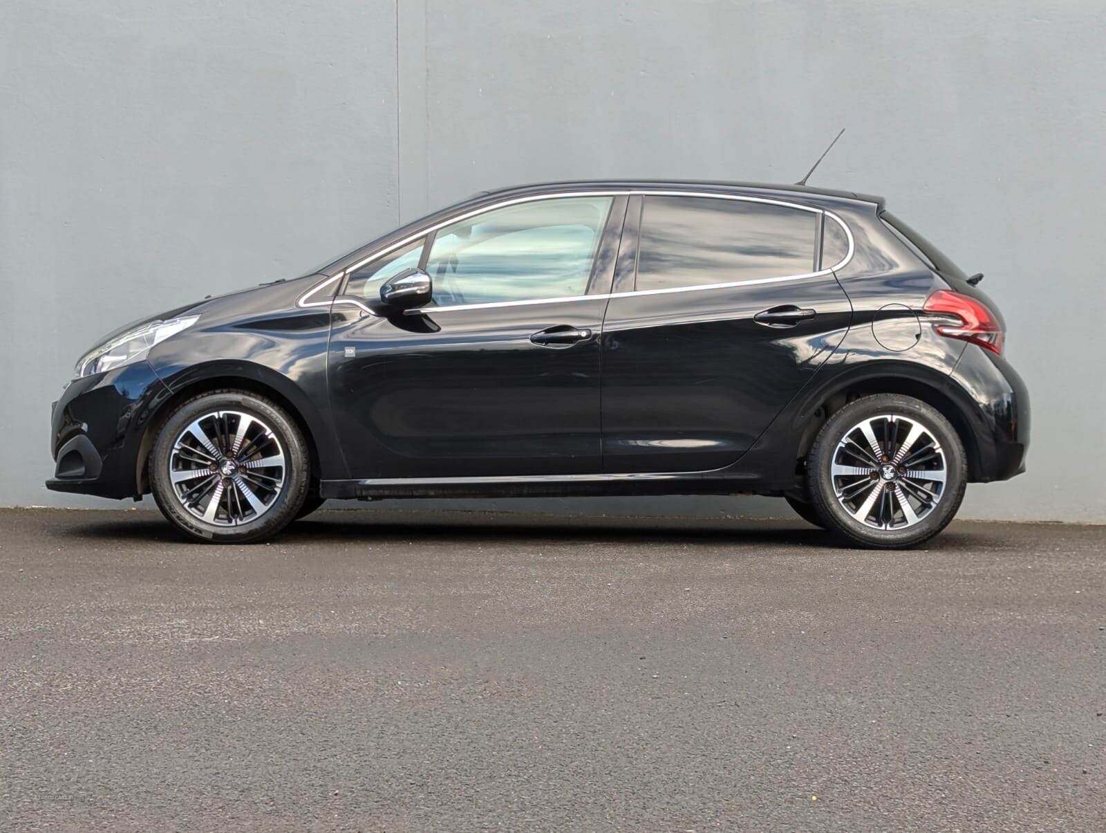 Peugeot 208 DIESEL HATCHBACK in Tyrone