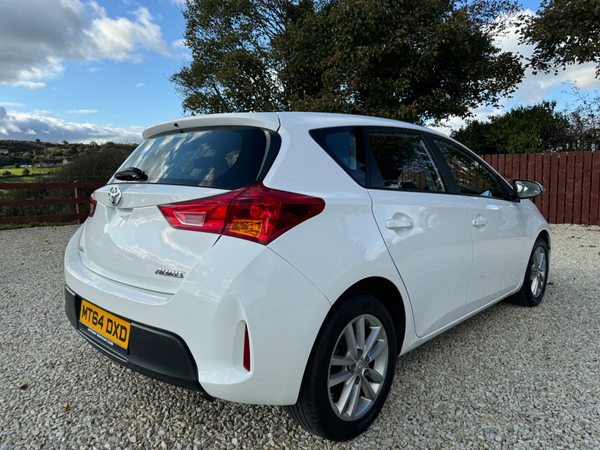 Toyota Auris DIESEL HATCHBACK in Down