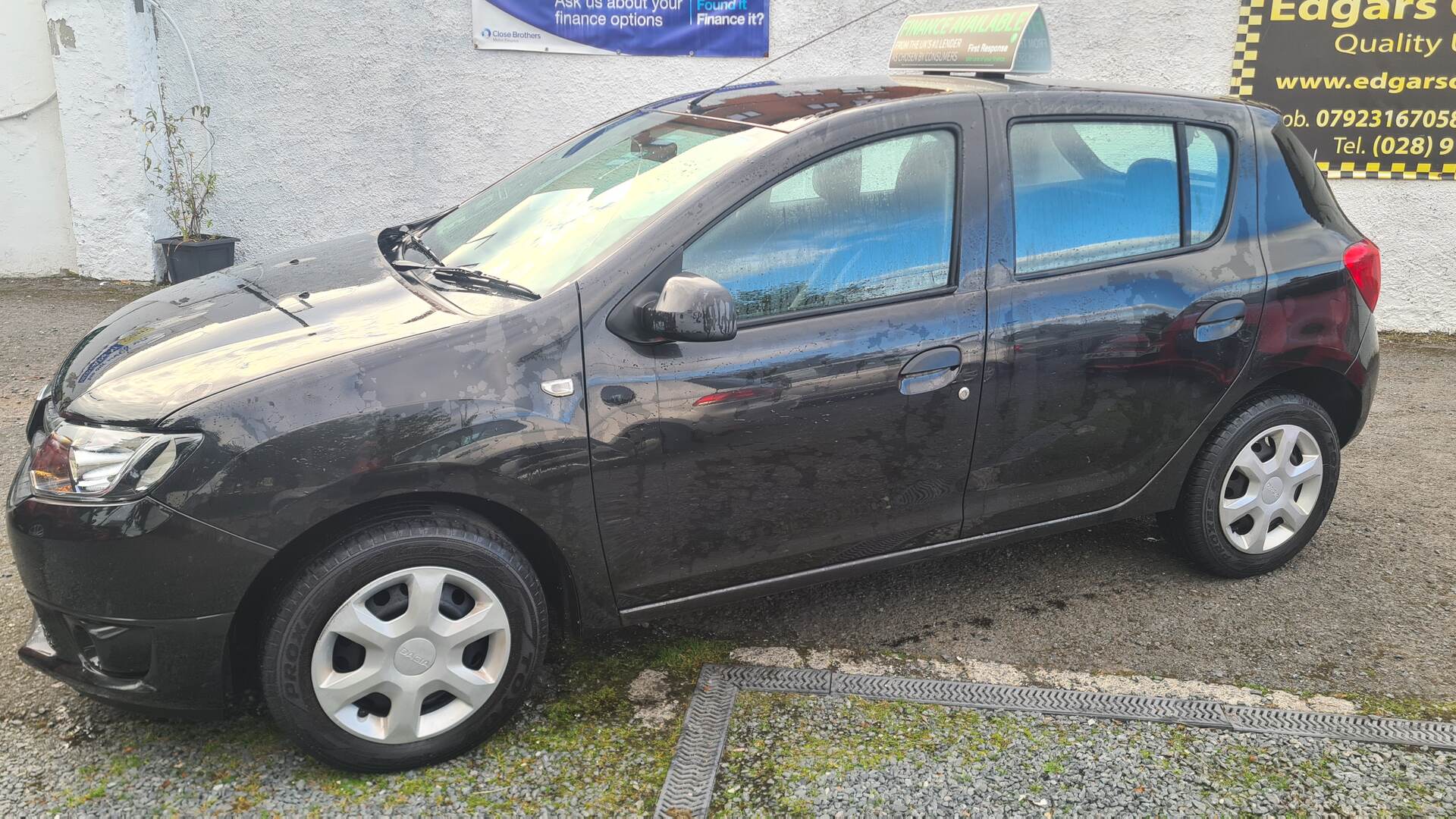 Dacia Sandero HATCHBACK in Down