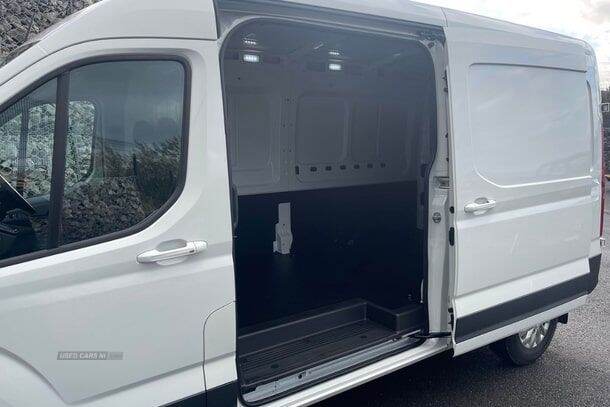 Jul 2022 Maxus Deliver 9 150kW High Roof Van 72kWh Auto