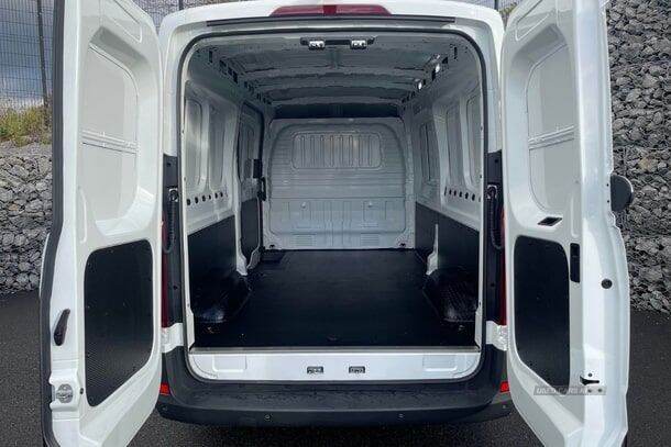 Jul 2022 Maxus Deliver 9 150kW High Roof Van 72kWh Auto