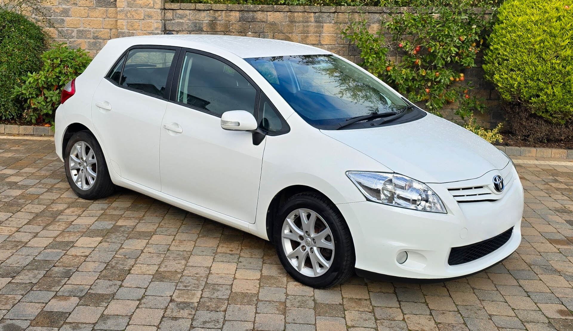 Toyota Auris HATCHBACK in Armagh