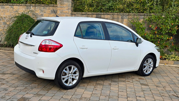 Toyota Auris HATCHBACK in Armagh