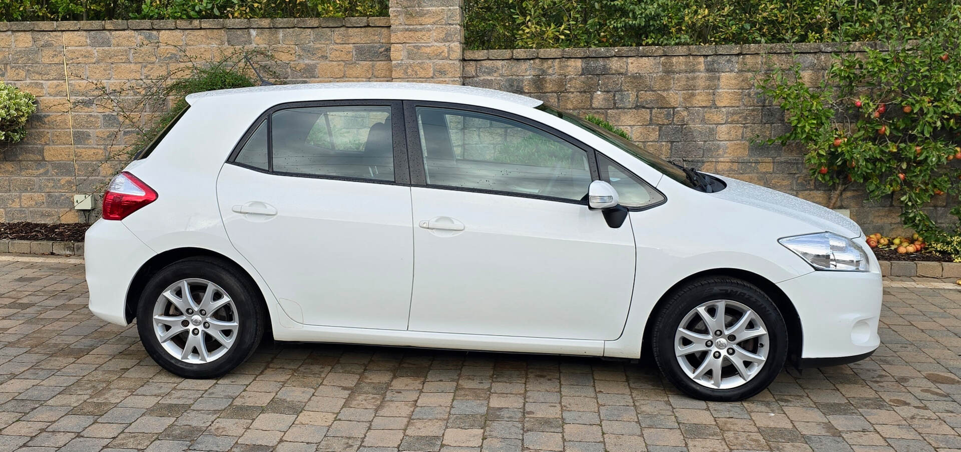 Toyota Auris HATCHBACK in Armagh