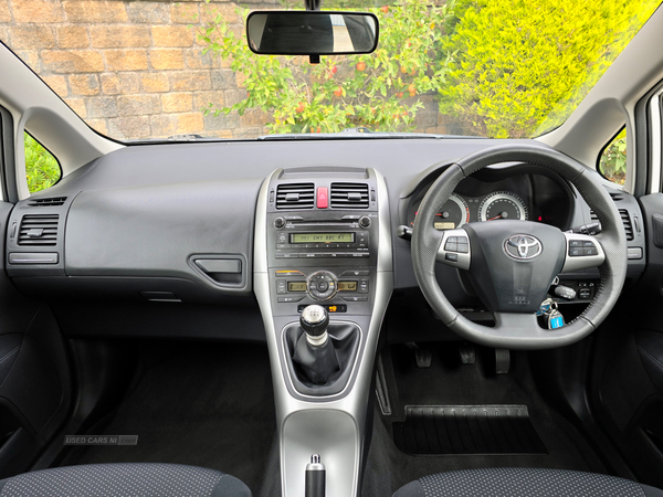 Toyota Auris HATCHBACK in Armagh