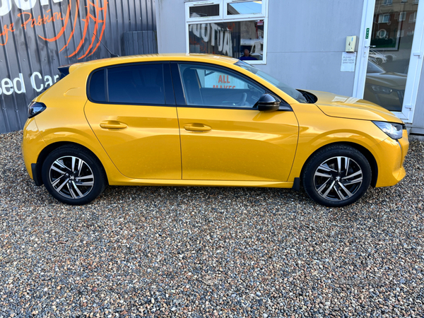 Peugeot 208 HATCHBACK in Antrim