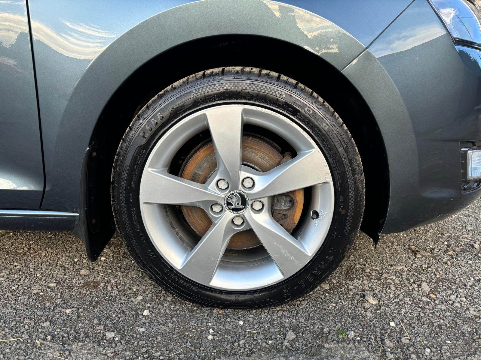 Oct 2014 Skoda Rapid 1.2 TSI 105 GreenTech SE Tech 5dr