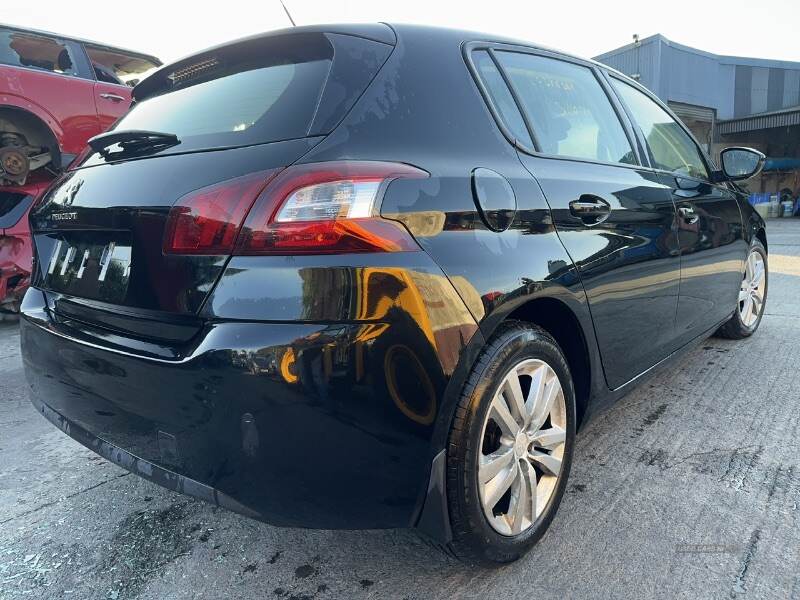  2015 Peugeot 308 ACTIVE 1.6 HDi 5dr 9HP