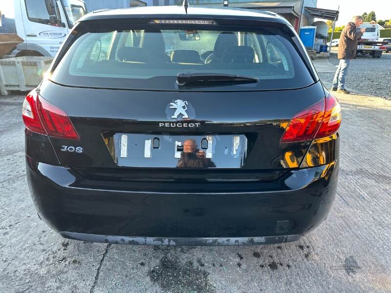  2015 Peugeot 308 ACTIVE 1.6 HDi 5dr 9HP