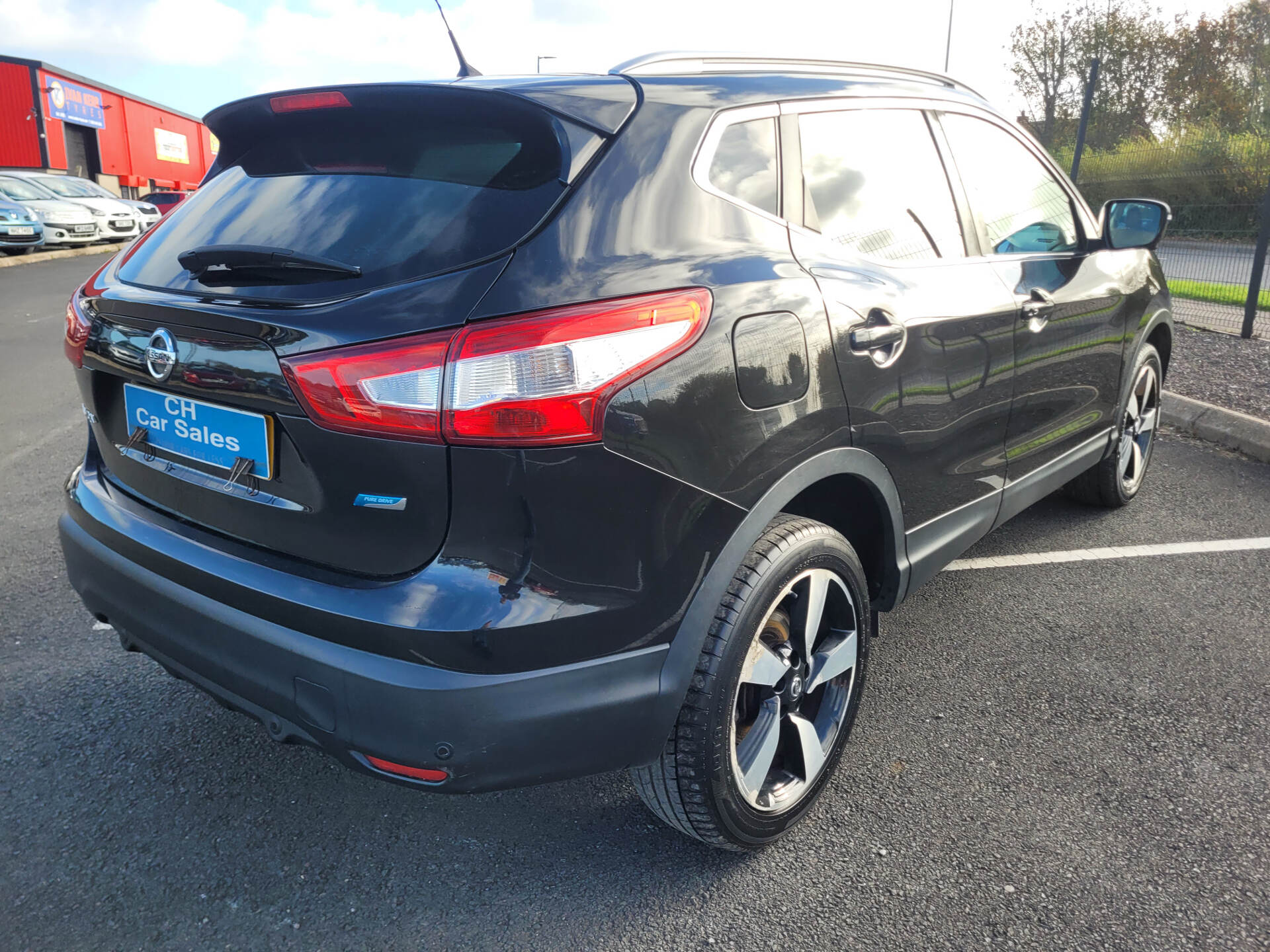 Nissan Qashqai DIESEL HATCHBACK in Down