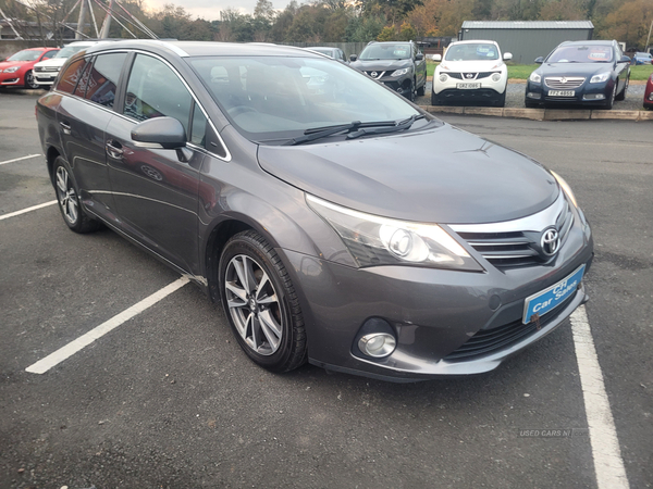 Toyota Avensis DIESEL TOURER in Down