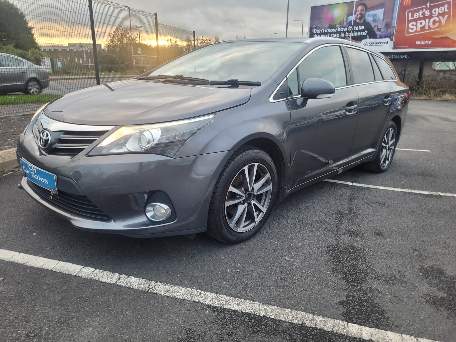 Toyota Avensis DIESEL TOURER in Down