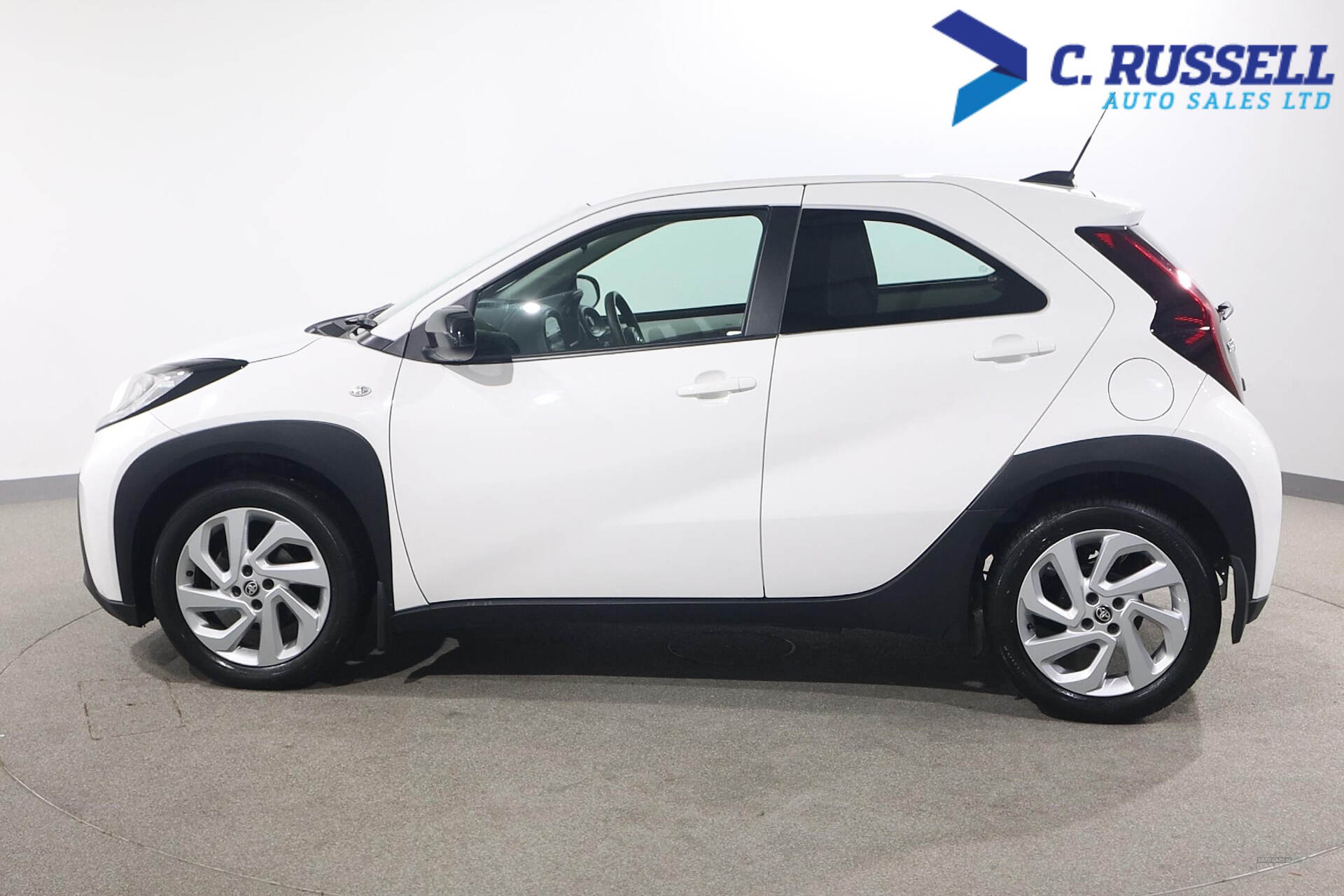 Feb 2023 Toyota Aygo X 1.0 VVT-i Pure 5dr Auto