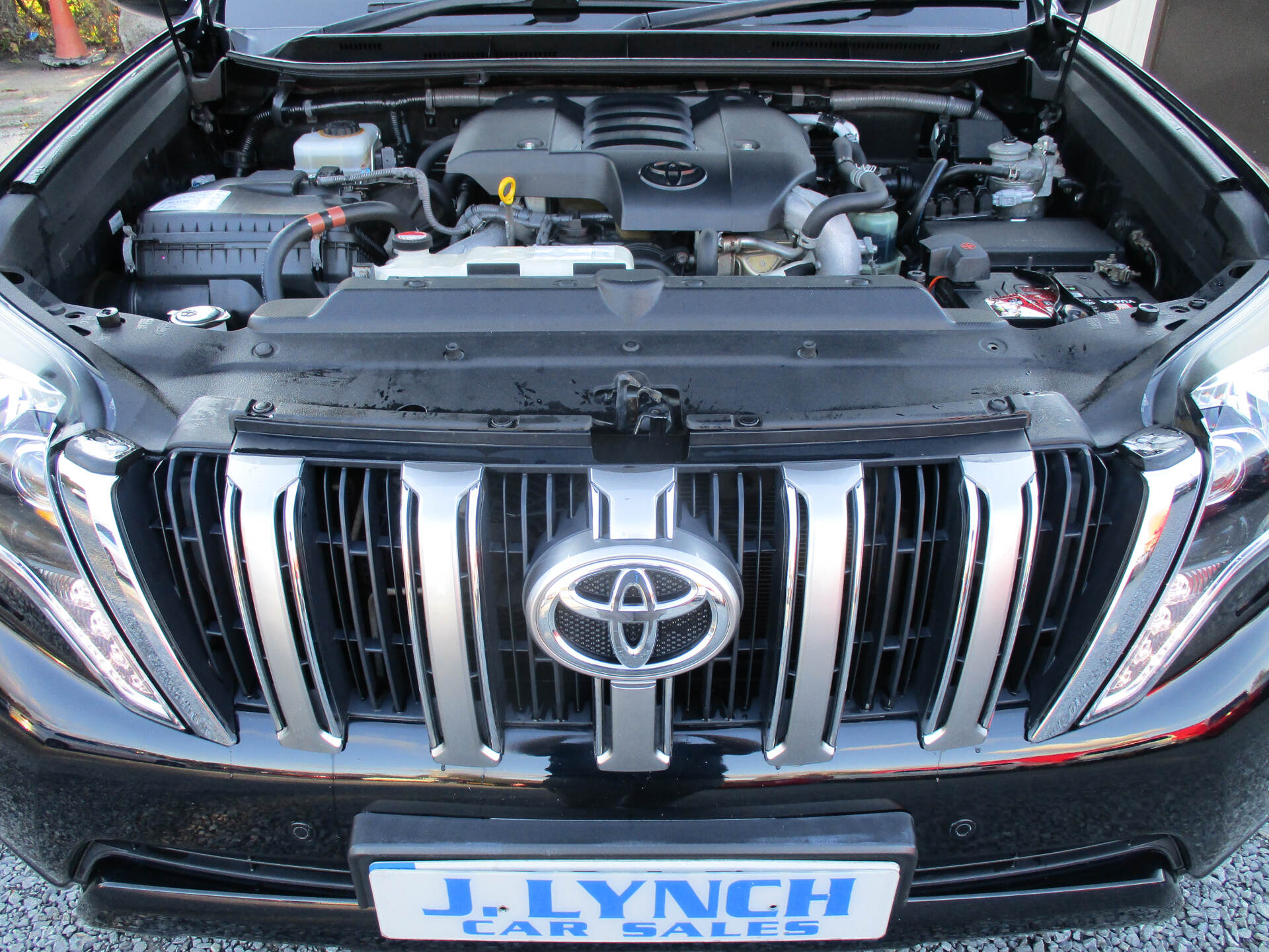 Toyota Land Cruiser DIESEL SW in Down