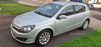 Vauxhall Astra 1.6i 16V Design 5dr in Antrim