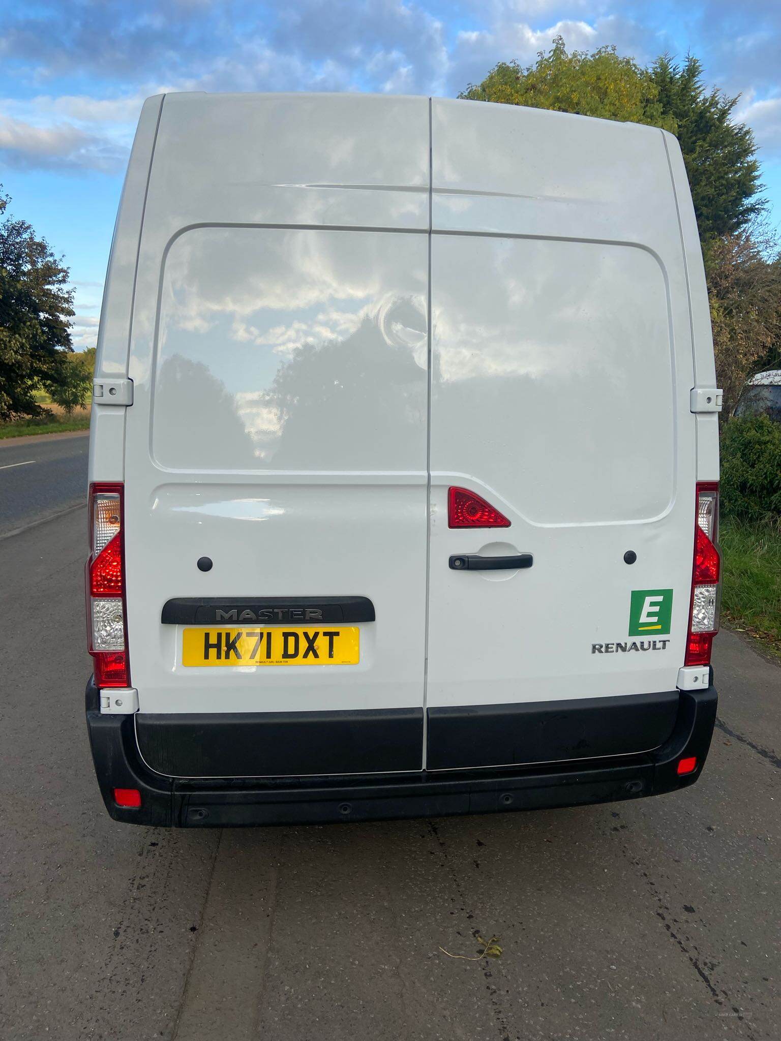 Oct 2021 Renault Master LM35dCi 135 Business+ Medium Roof Van