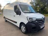 Renault Master LM35dCi 135 Business+ Medium Roof Van in Armagh