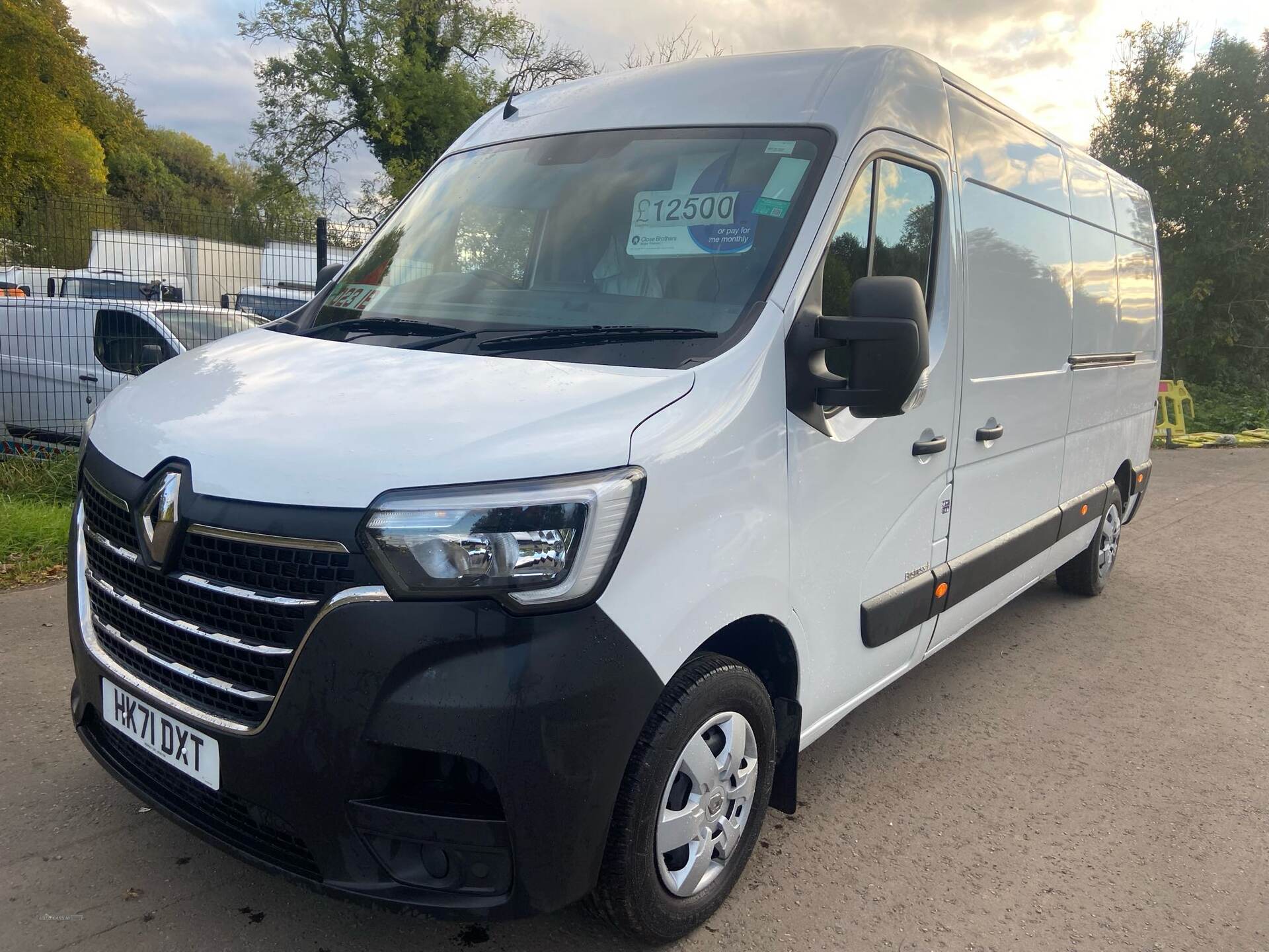 Oct 2021 Renault Master LM35dCi 135 Business+ Medium Roof Van