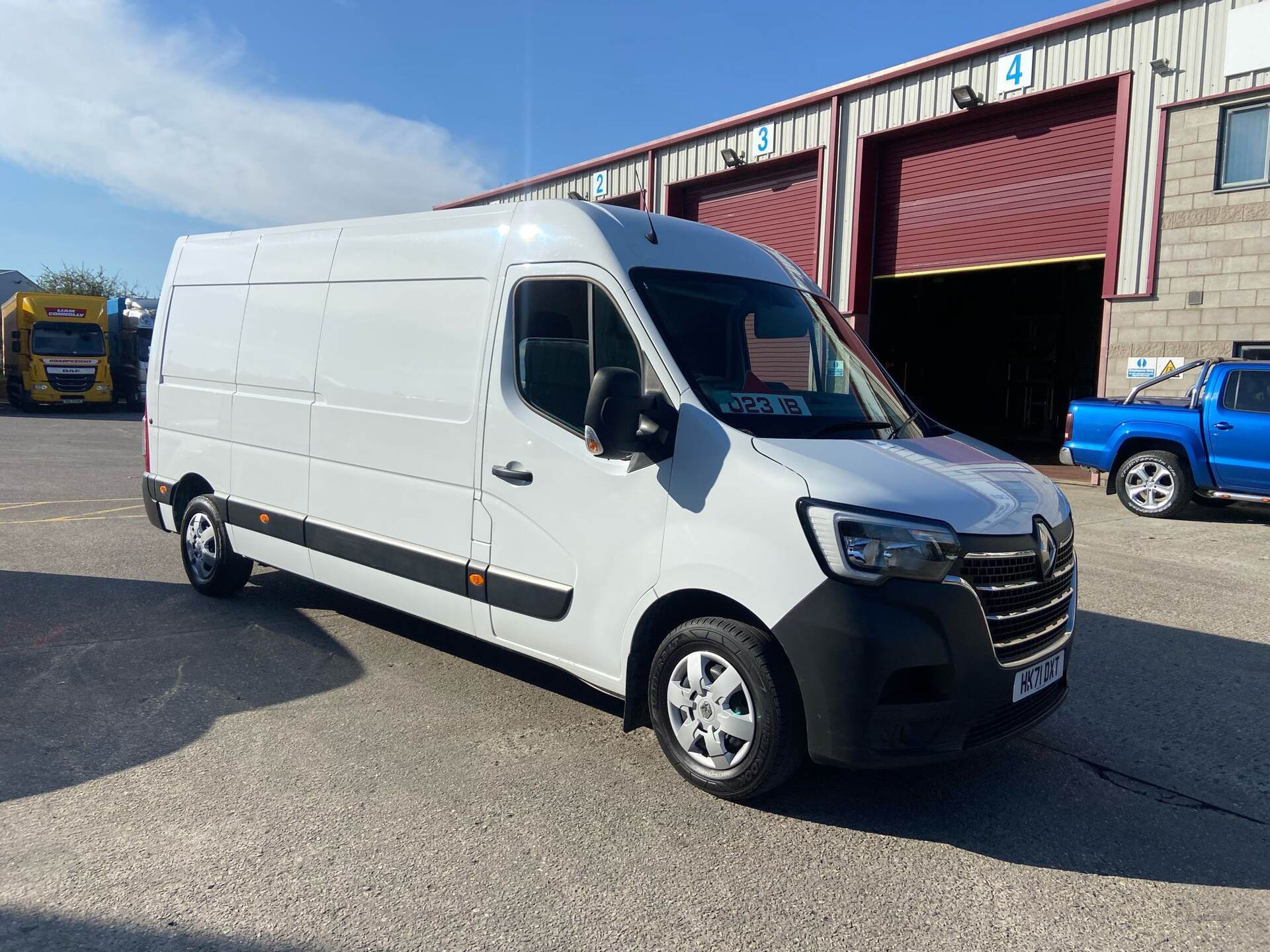 Oct 2021 Renault Master LM35dCi 135 Business+ Medium Roof Van