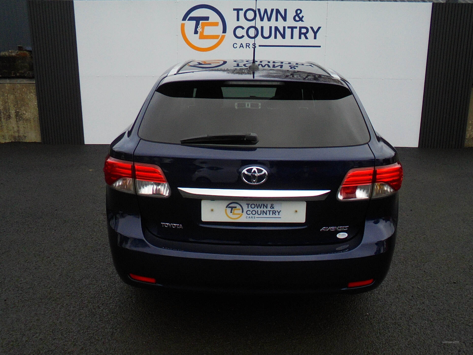 Toyota Avensis DIESEL TOURER in Antrim