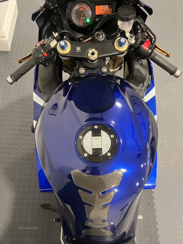 Suzuki GSX-R Series 600 in Down