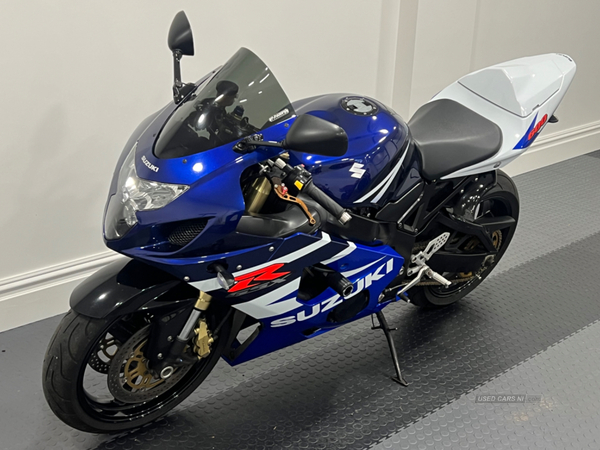 Suzuki GSX-R Series 600 in Down