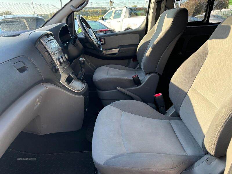 May 2010 Hyundai i800 2.5 CRDi Style 5dr