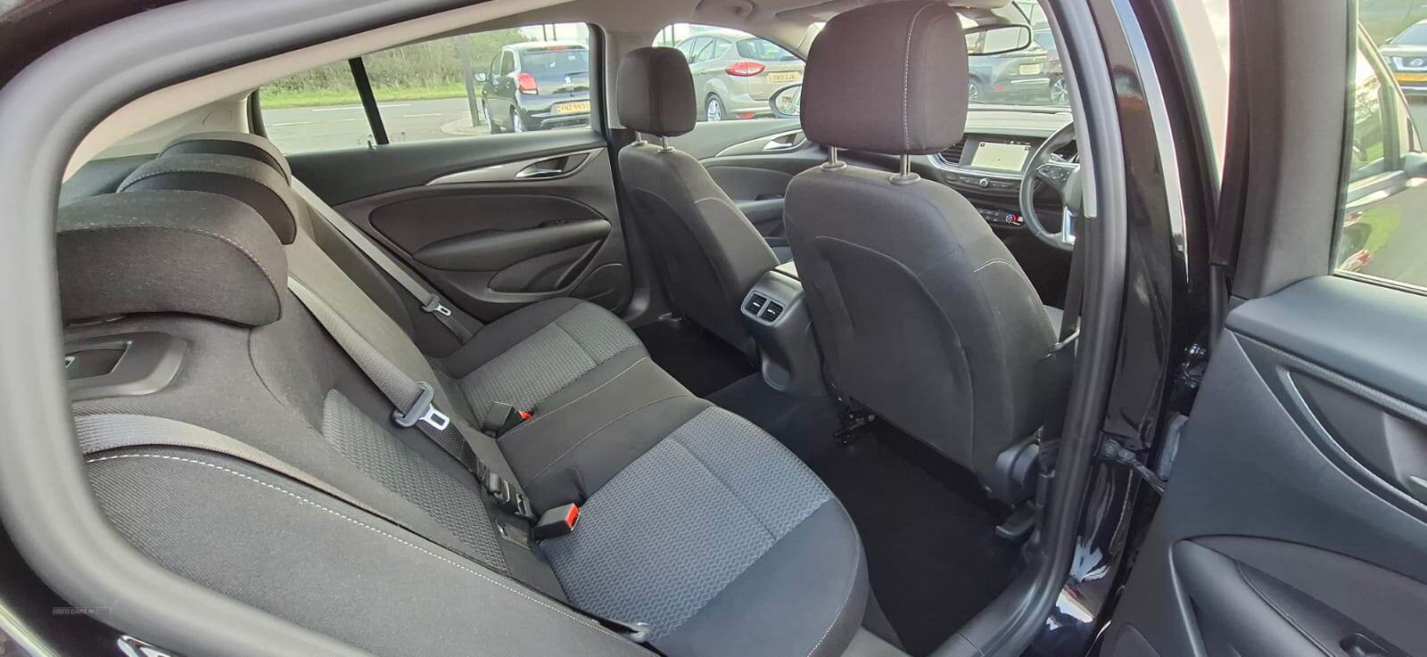 Sep 2020 Vauxhall Insignia 1.5 Turbo D SE Nav 5dr